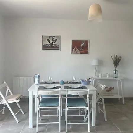 Bel Neuf Avec Terrasses A 250m De La Plage, Parking Et Ascenseur - Fr-1-539-70 Royan
